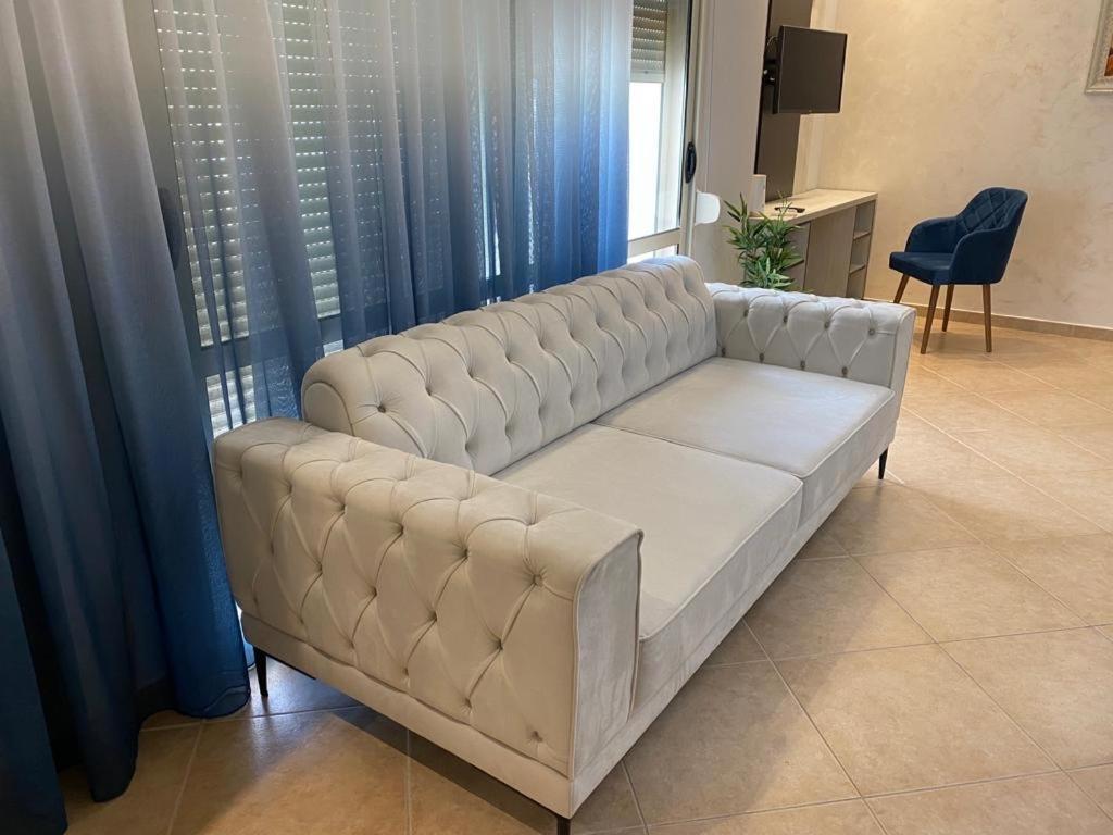 Lyden Hotel Golem  Ngoại thất bức ảnh