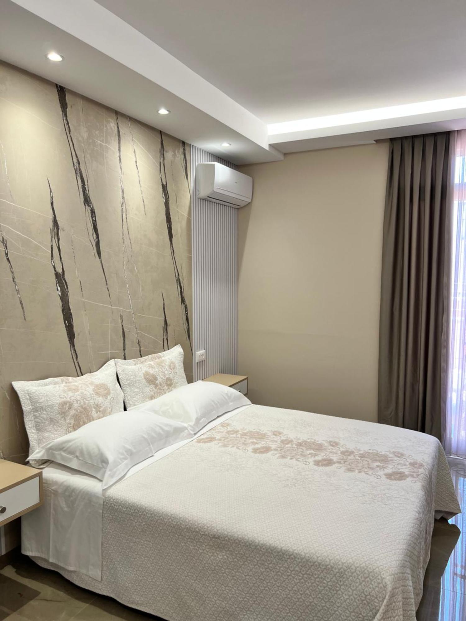 Lyden Hotel Golem  Ngoại thất bức ảnh
