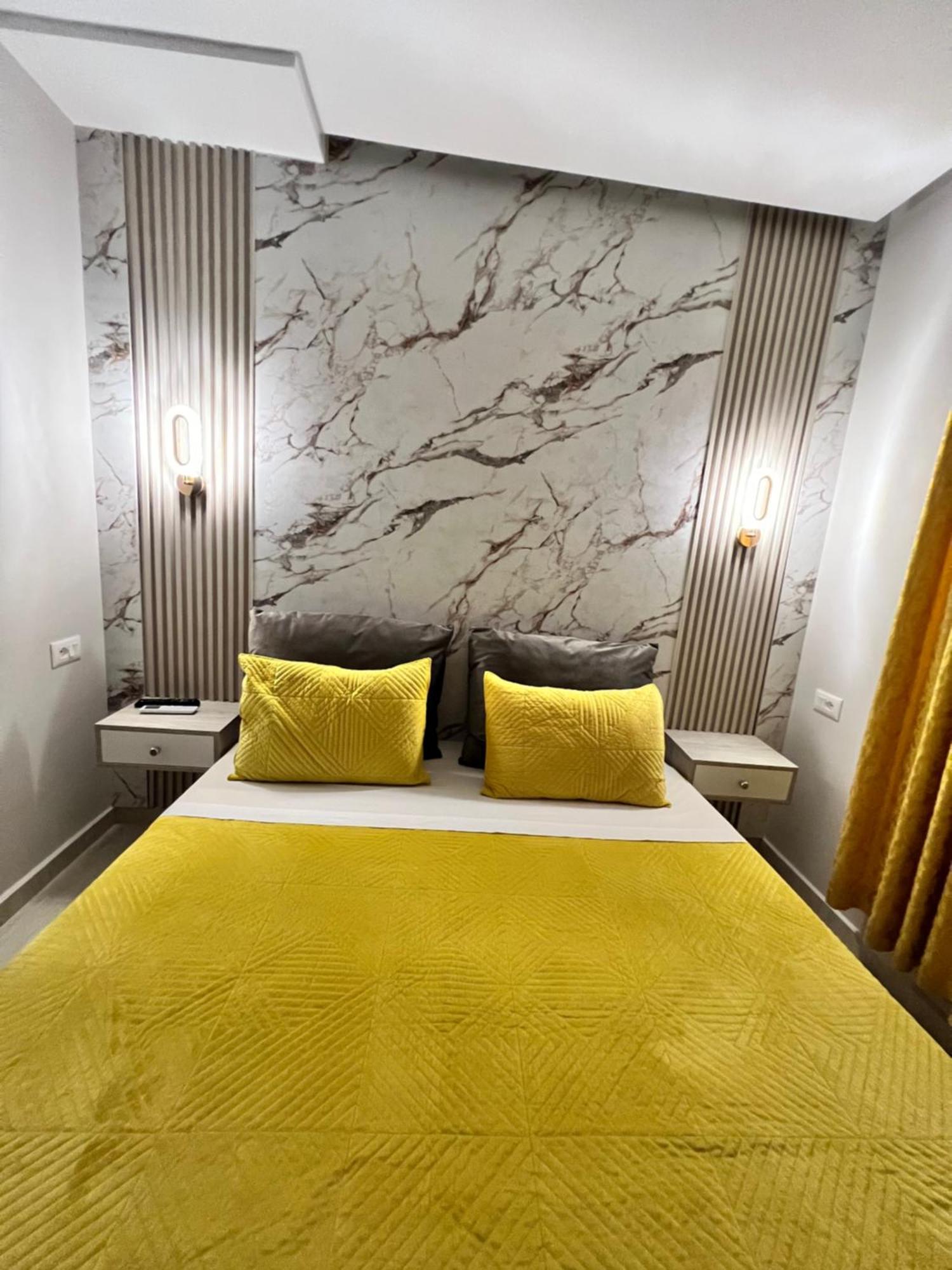 Lyden Hotel Golem  Ngoại thất bức ảnh