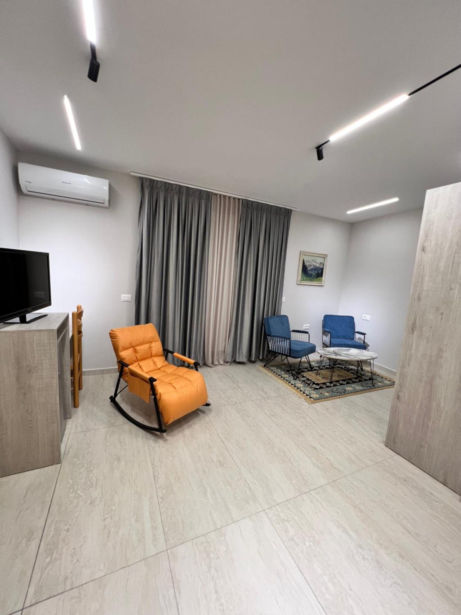 Lyden Hotel Golem  Ngoại thất bức ảnh